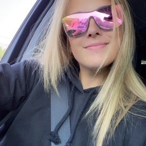 Meet your Posher, Catherine